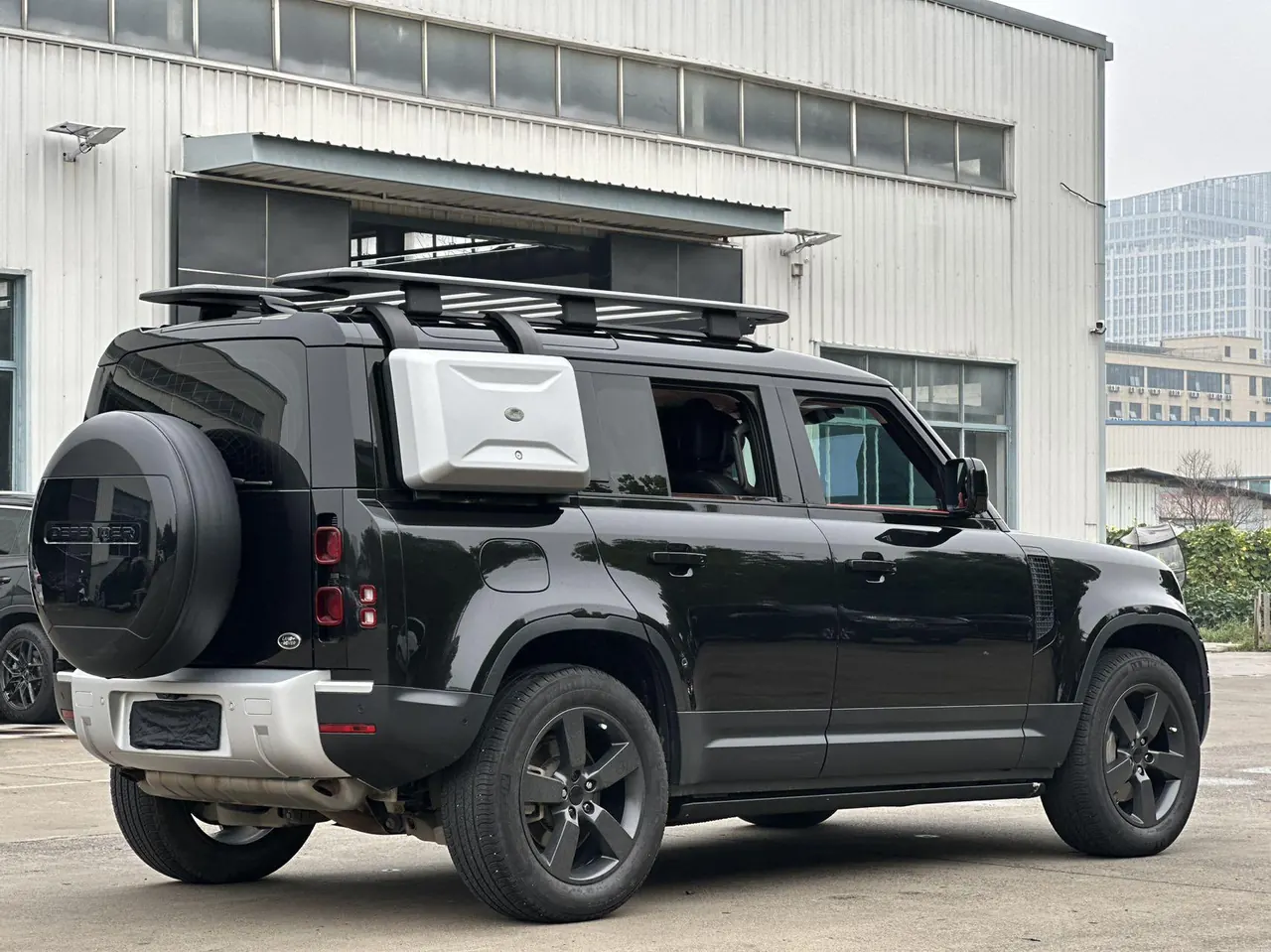 Land Rover Guard (Imported) 2020 Guard 110 3.0T P400 SE Automatic Gear 6