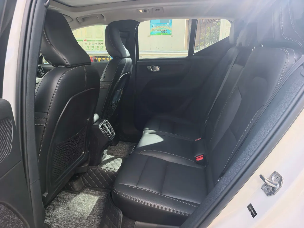 Volvo 2021 XC40 2.0T T4 4-wheel drive Zhiyuan Deluxe Edition Automatic Gear 4