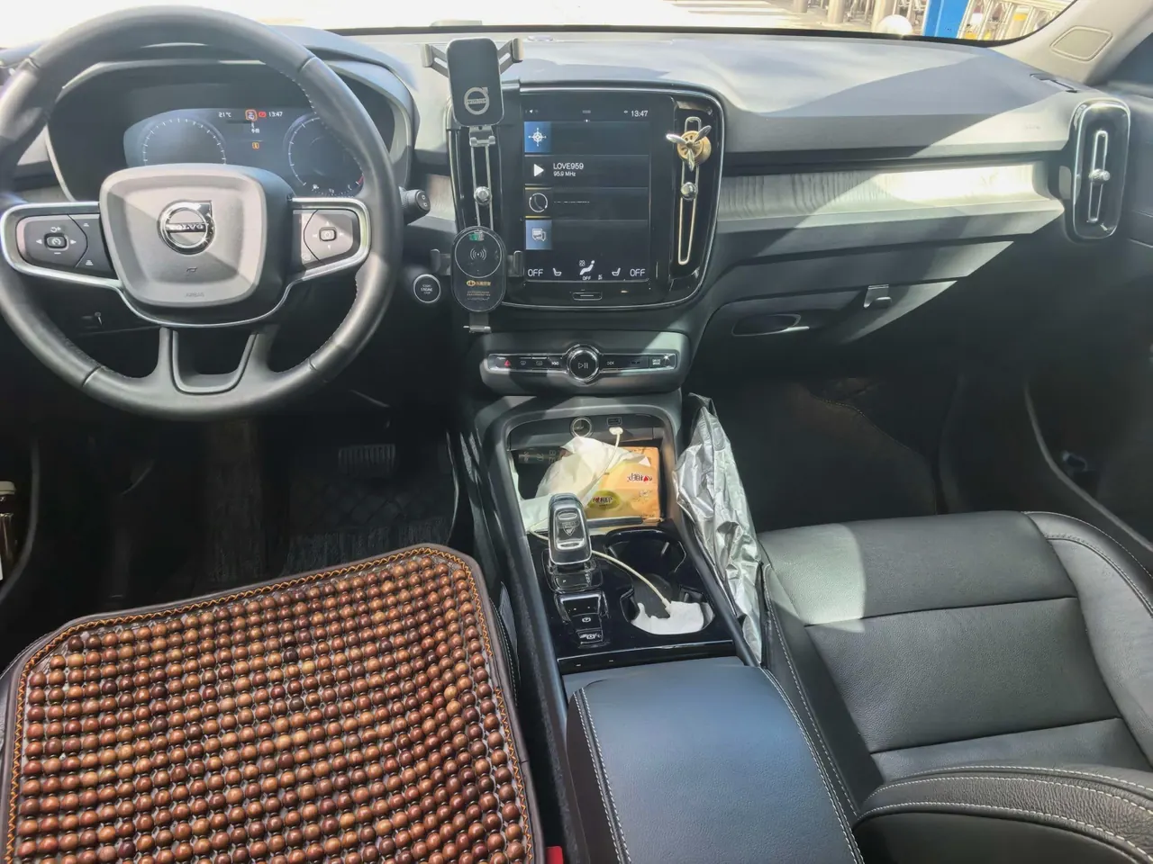 Volvo 2021 XC40 2.0T T4 4-wheel drive Zhiyuan Deluxe Edition Automatic Gear 5