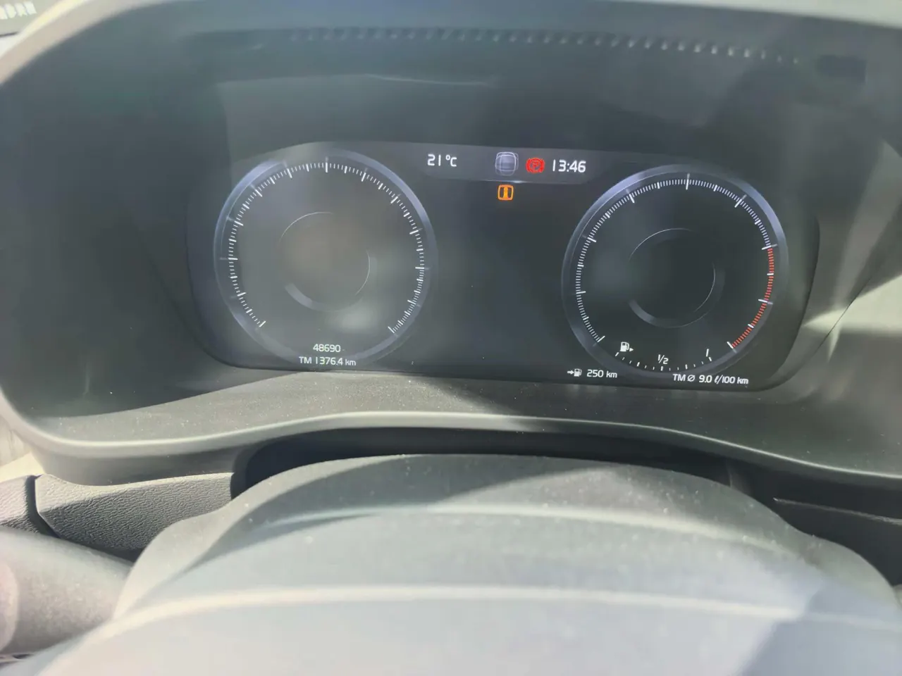 Volvo 2021 XC40 2.0T T4 4-wheel drive Zhiyuan Deluxe Edition Automatic Gear 6