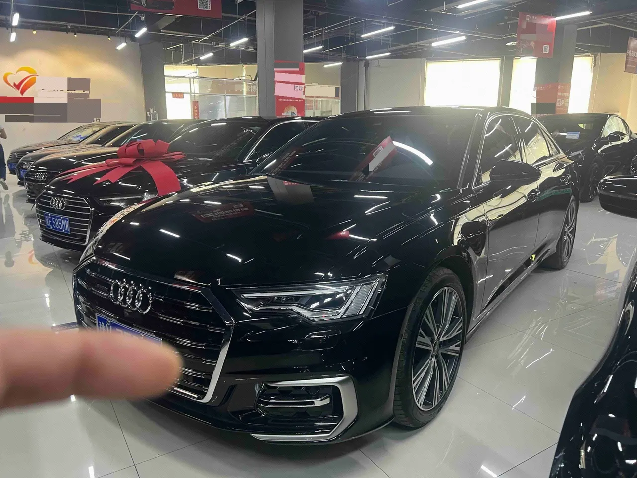 Открыть галерею: Audi 2024 A6L 2.0TFSI 45TFSI Quattro Selected Dynamic Automatic