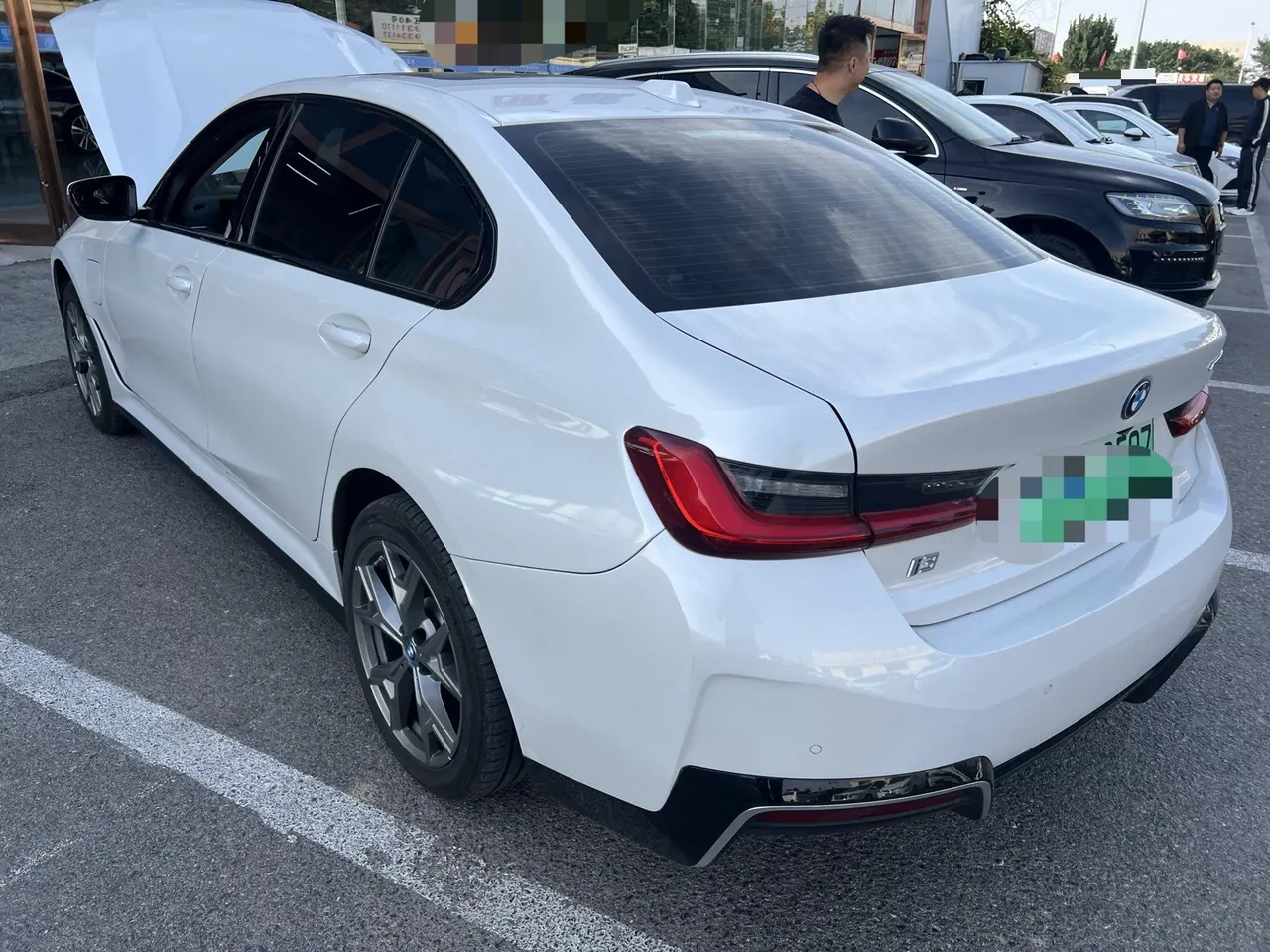 BMW 2024 i3 eDrive 35 L automatic gear 6