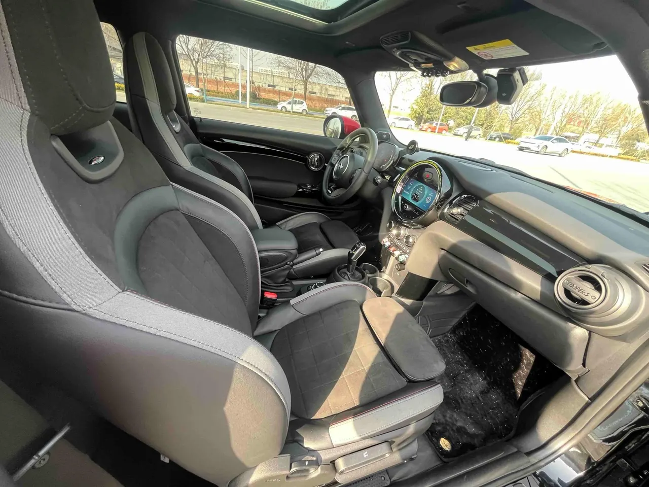 MINI Mini (Imported) 2022 Mini Cooper S 2.0T Black Label Special Edition Automatic Gear 17