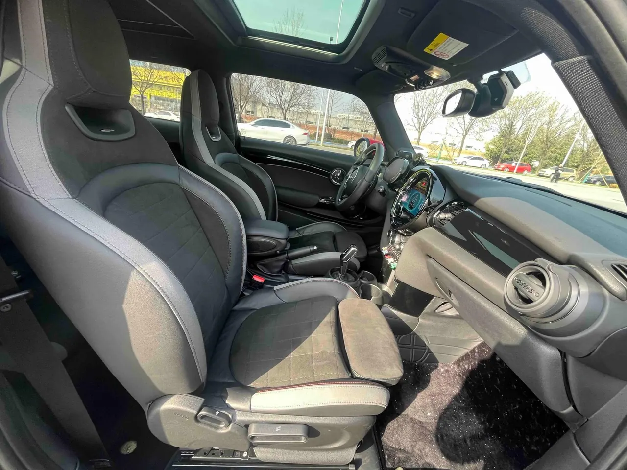 MINI Mini (Imported) 2022 Mini Cooper S 2.0T Black Label Special Edition Automatic Gear 18