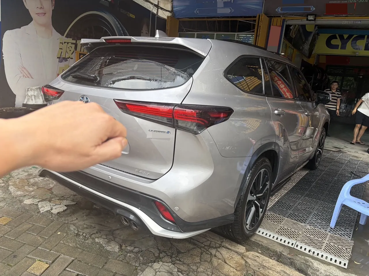 Toyota 2023 Crown Land Release 2.5 Stepless Four-wheel Drive Deluxe Edition Automatic Gear 4