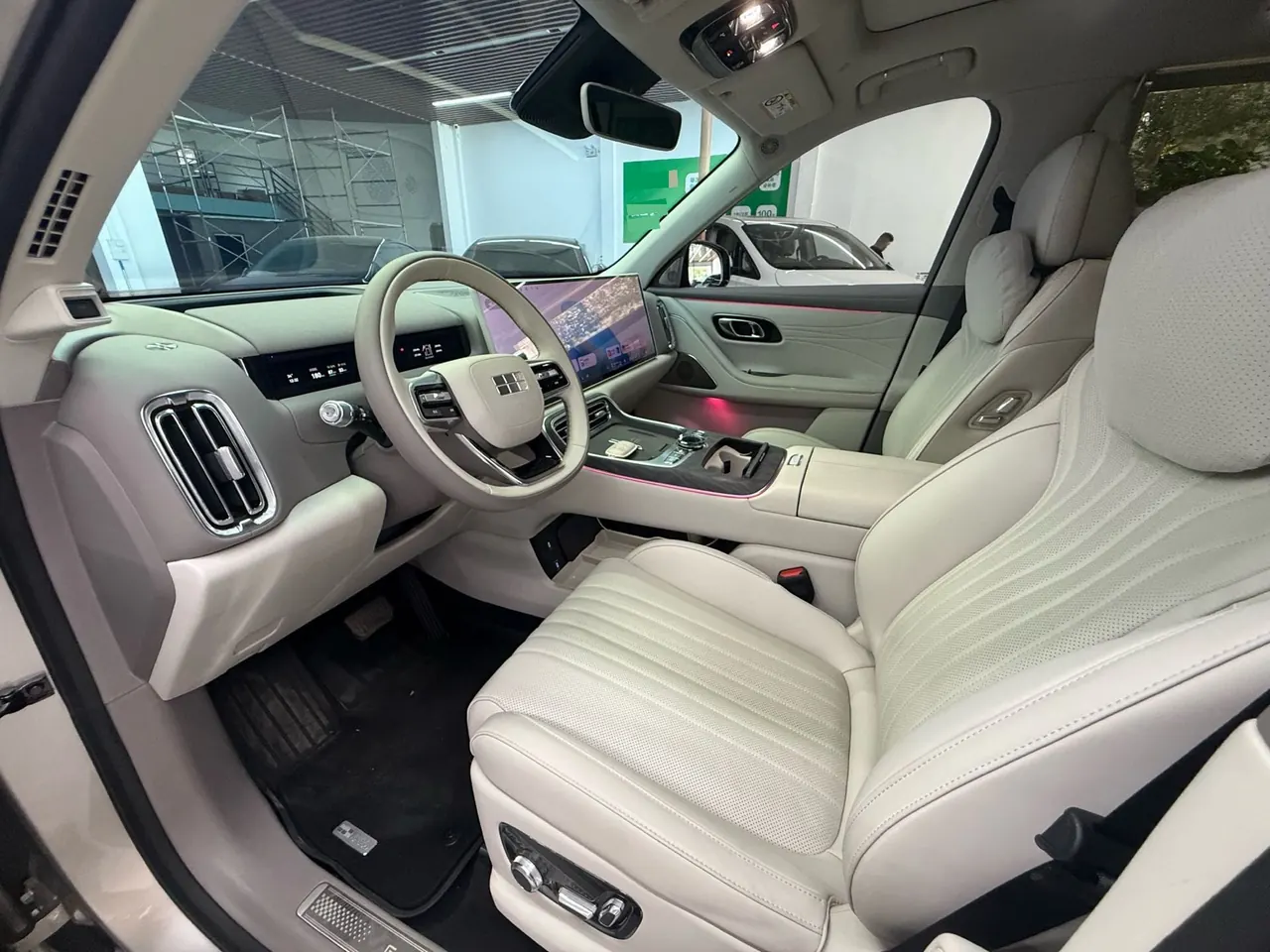 Geely Galaxy 2025 M9 1.5T 210km 4-wheel drive pilot version automatic gear 3