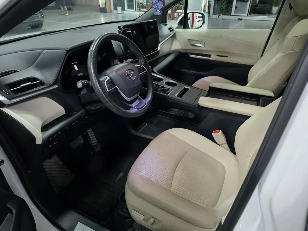Toyota 2023 Grevia HYBRID 2.5 Stepless Premium PLUS Edition Automatic Gear 5