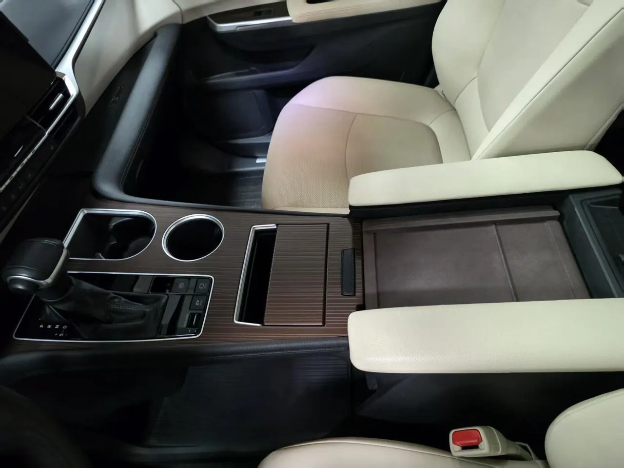 Toyota 2023 Grevia HYBRID 2.5 Stepless Premium PLUS Edition Automatic Gear 6