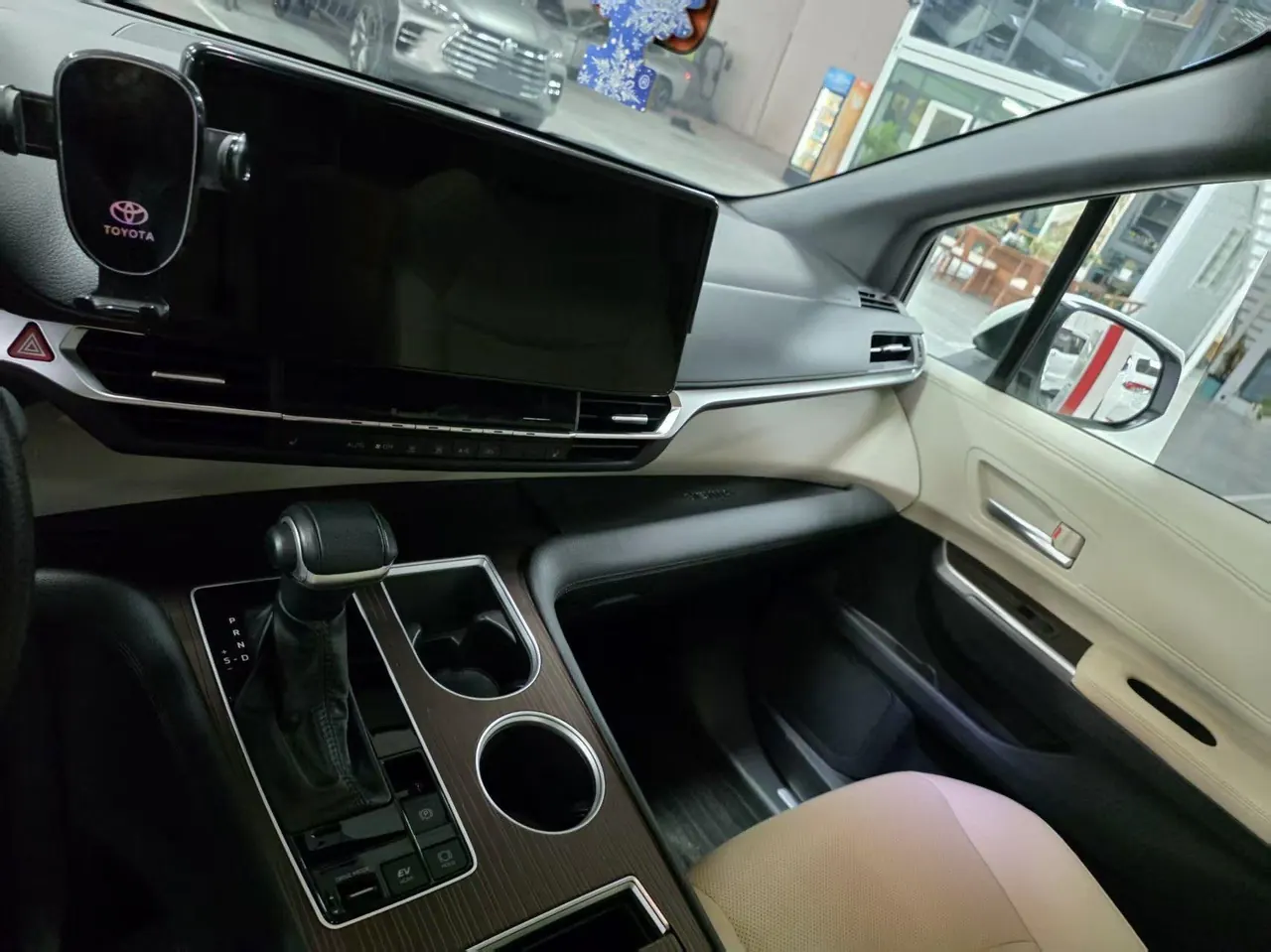 Toyota 2023 Grevia HYBRID 2.5 Stepless Premium PLUS Edition Automatic Gear 7