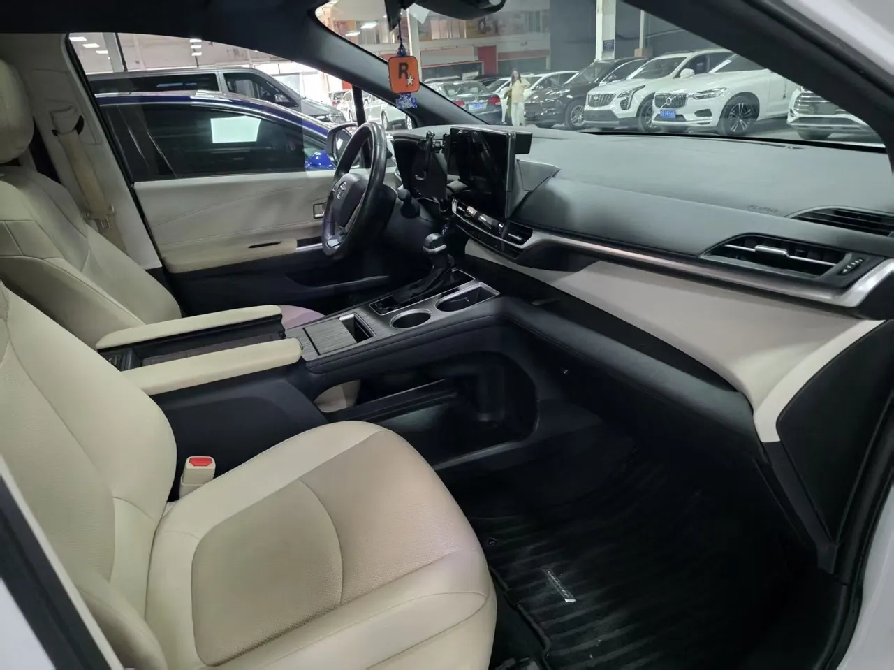 Toyota 2023 Grevia HYBRID 2.5 Stepless Premium PLUS Edition Automatic Gear 8