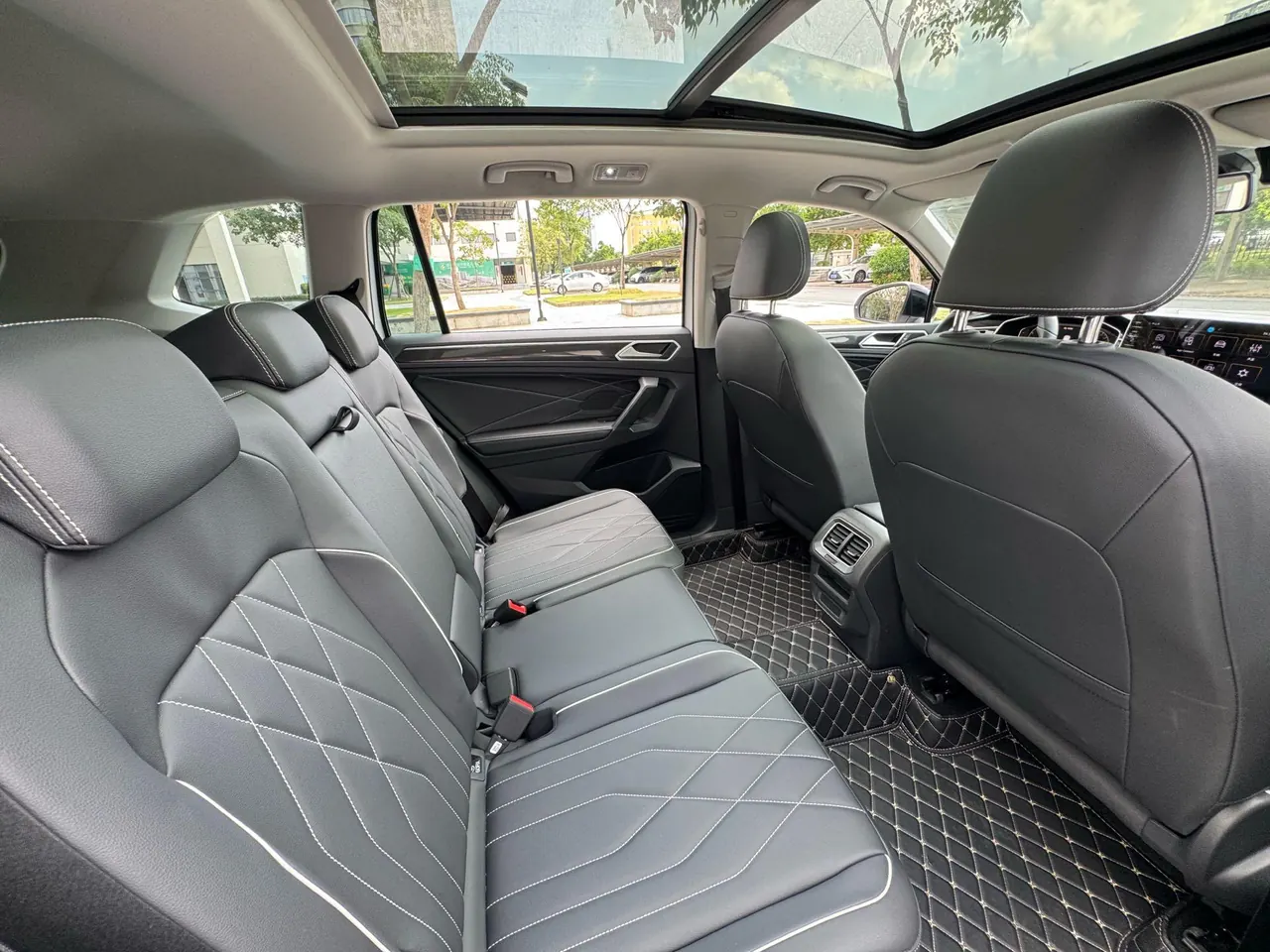 Volkswagen 2024 Tiguan L 1.5TSI 300TSI Two‑Wheel‑Drive Longteng Edition Automatic Transmission 13