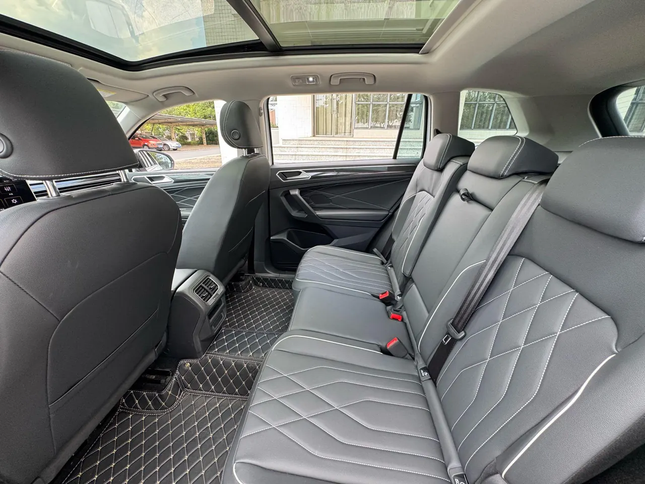 Volkswagen 2024 Tiguan L 1.5TSI 300TSI Two‑Wheel‑Drive Longteng Edition Automatic Transmission 14