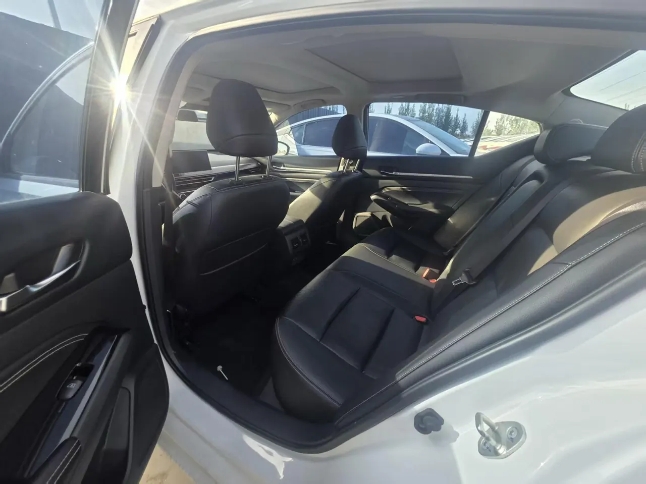 Nissan 2024 Teana 2.0 Stepless SV Black Gold Edition Automatic Gear 3