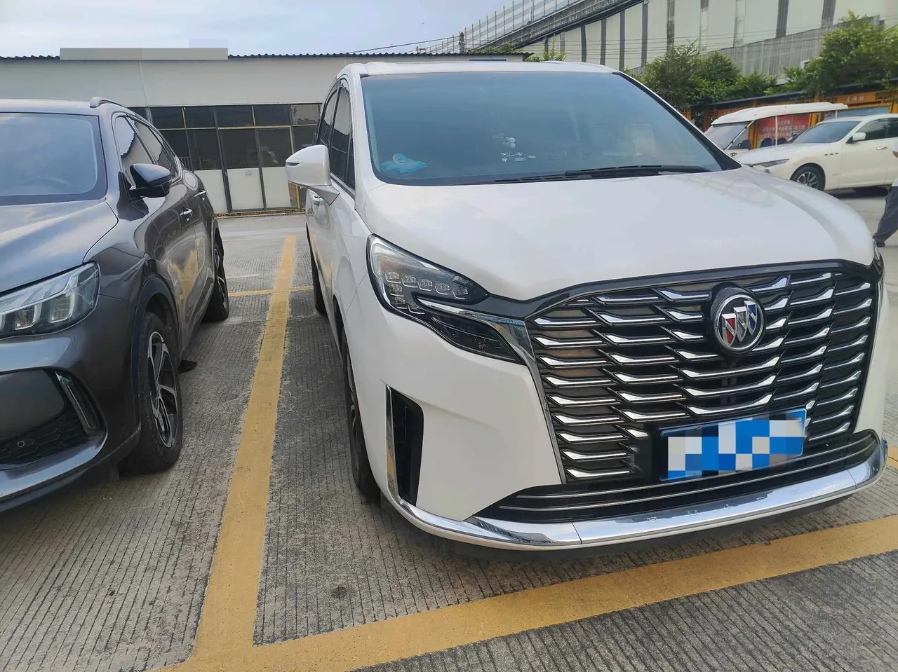 Buick 2023 GL8 ES Lu Zun 48V 2.0T 653T Comfortable Automatic Gear 3