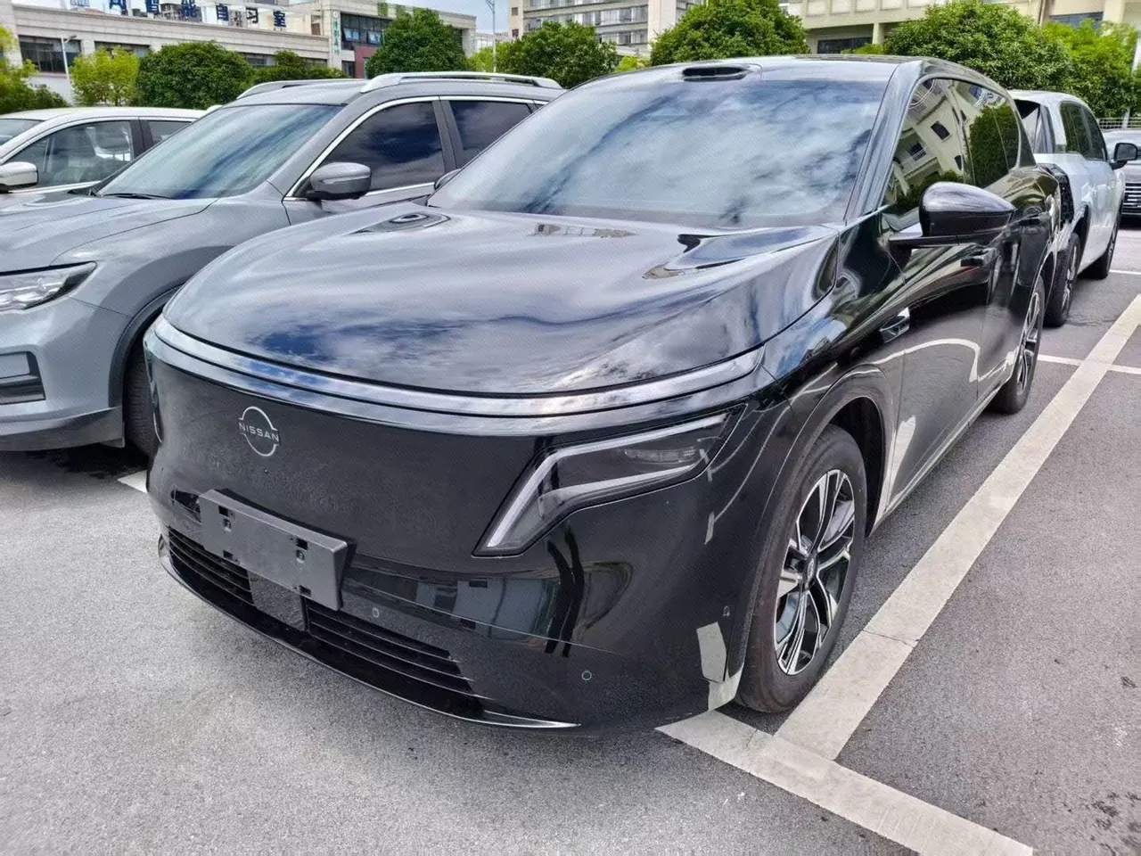 Nissan 2026 NX 8 580 Max Automatic - View 1