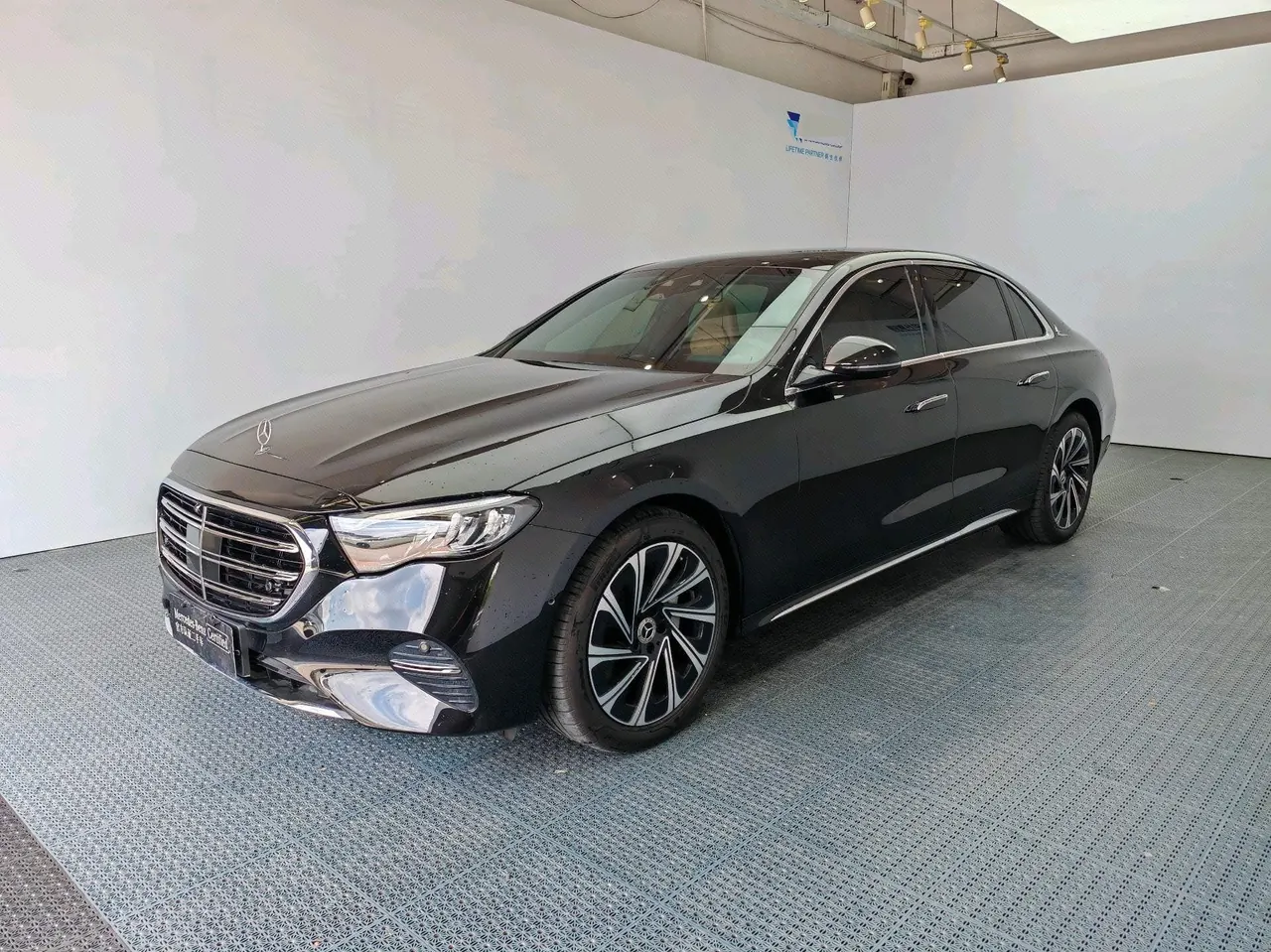 Открыть галерею: Mercedes Benz E Class 2024 E 300 L 48V 2.0T Luxury (Modified) Automatic Gear