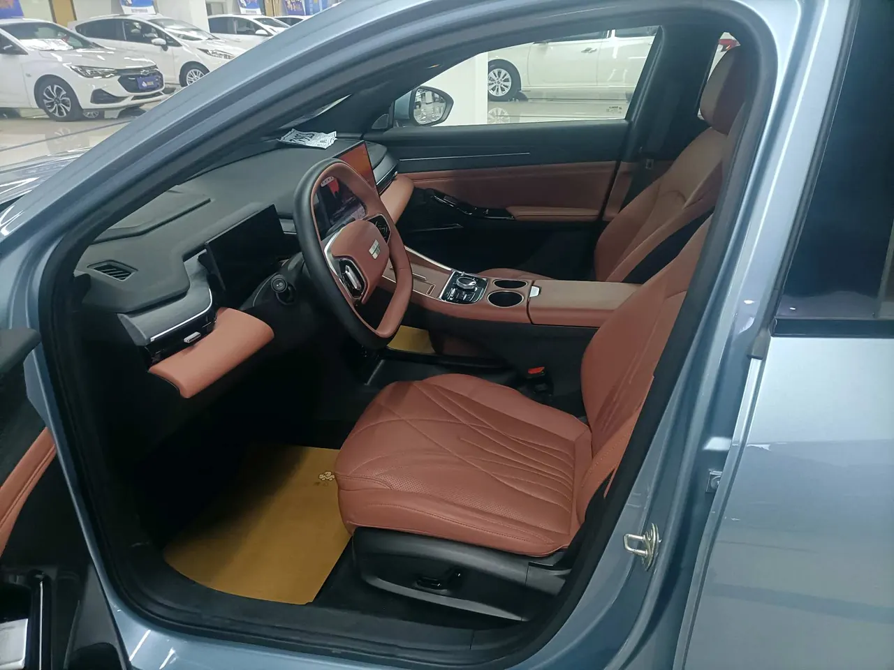 Geely Galaxy 2025 L6 EM-i 1.5 140km Starship Edition Automatic Gear 3
