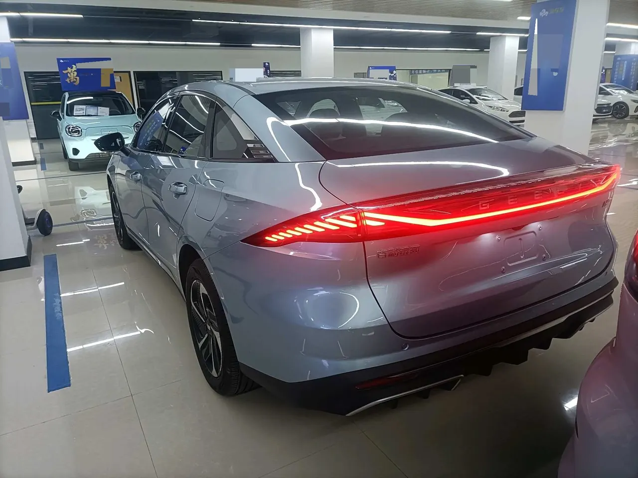 Geely Galaxy 2025 L6 EM-i 1.5 140km Starship Edition Automatic Gear 7