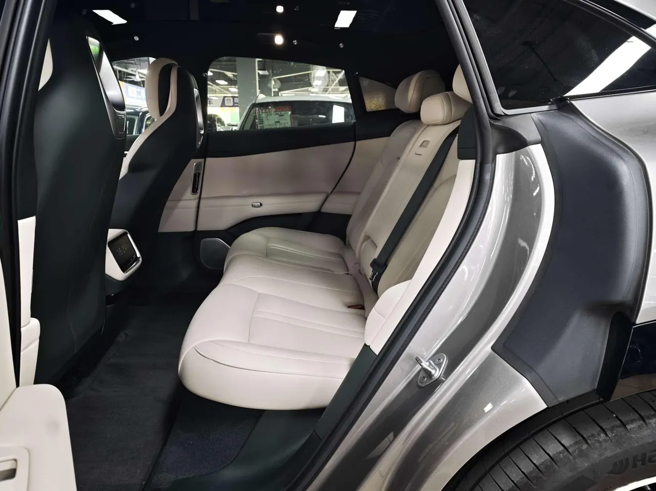 MI 2025 YU7 Long Endurance Rear Drive Automatic Gear 9