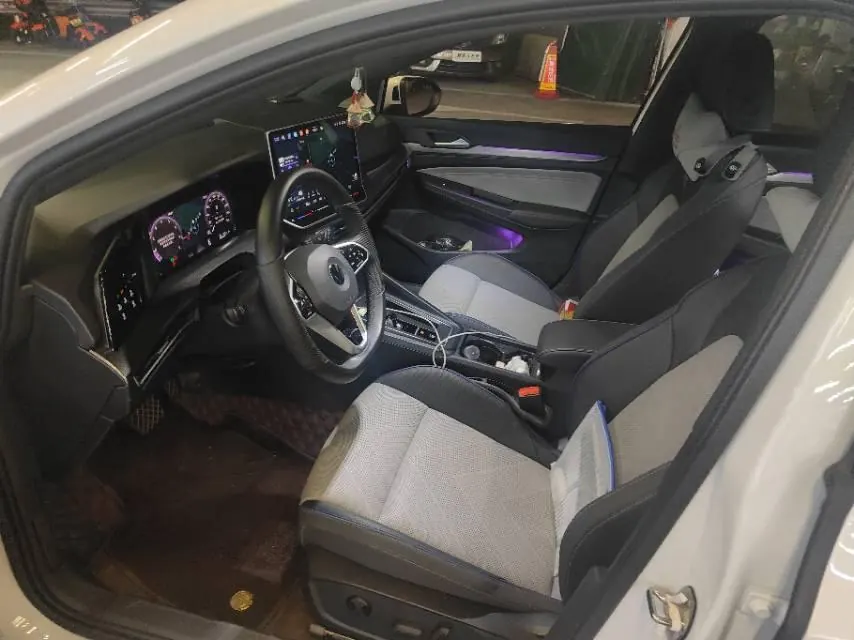 Volkswagen 2025 Golf 8 R-Line 1.5TSI 300TSI (Modified 2) Automatic Gear 5