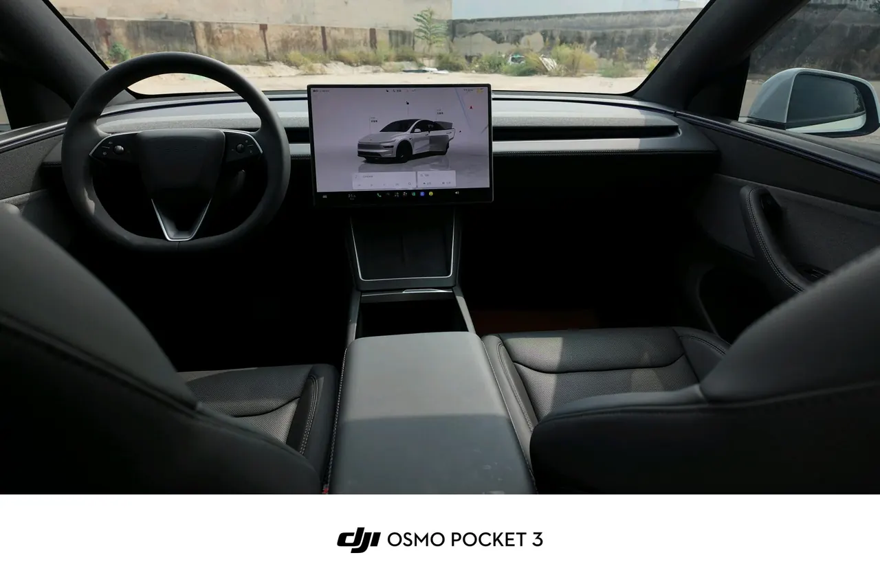 Tesla 2026 Model Y Rear-Wheel-Drive Automatic 8