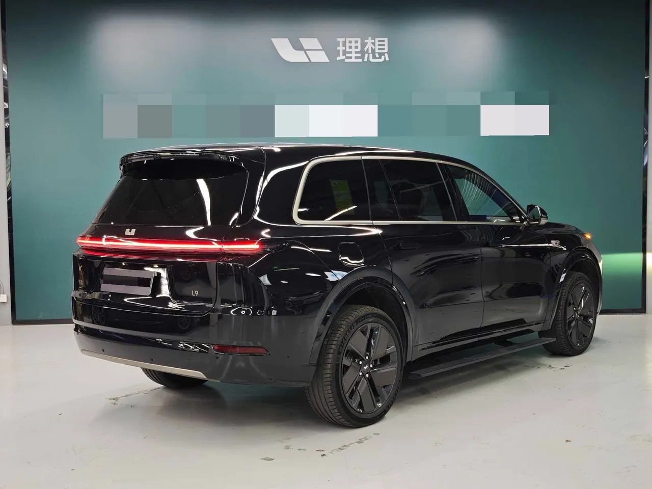Li 2025 L9 Ultra Smart Refresh Edition Automatic Transmission 12