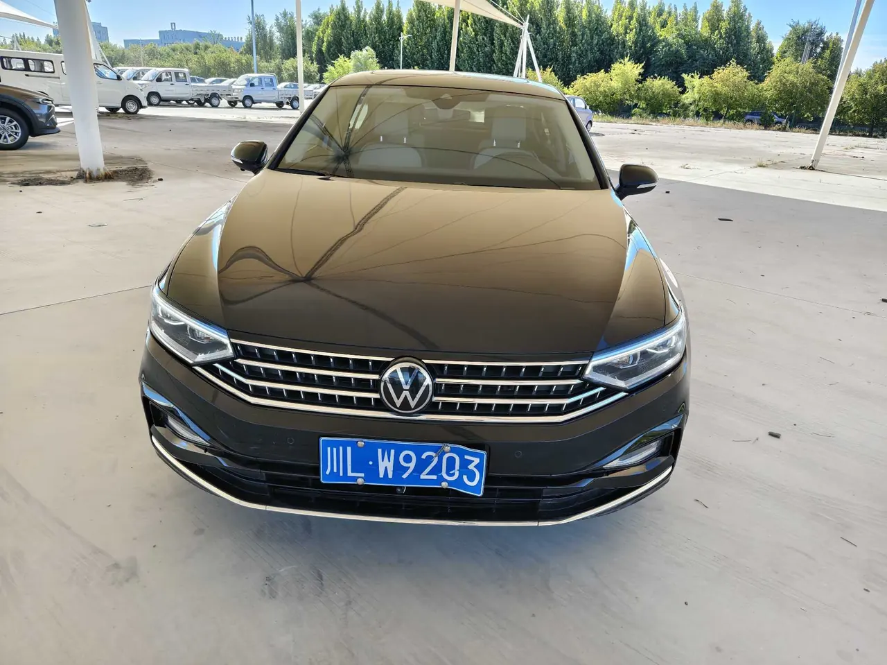 Volkswagen 2023 Magotan 2.0TSI 330TSI 2 million Commemorative Luxury Automatic Gear 2