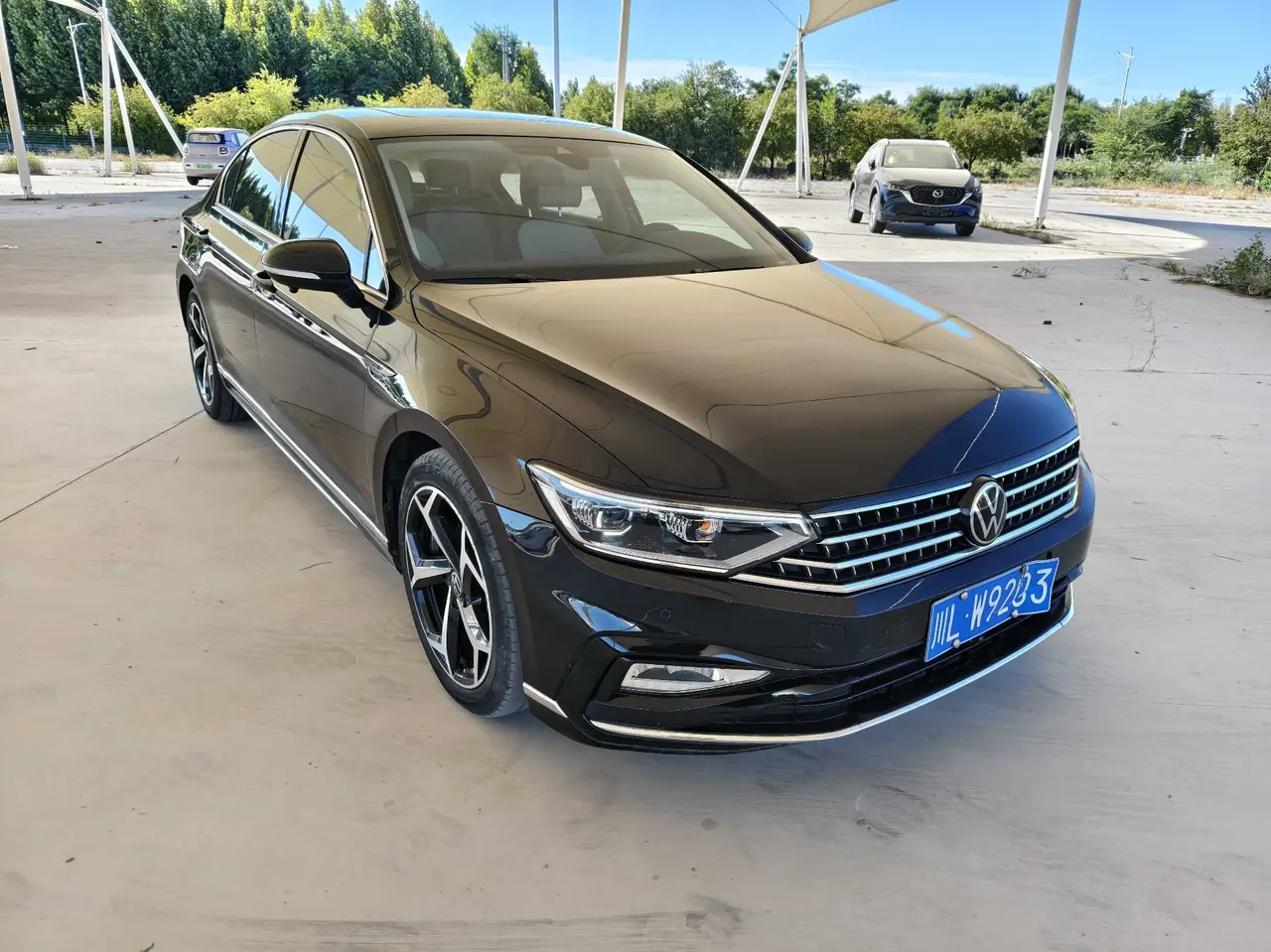 Volkswagen 2023 Magotan 2.0TSI 330TSI 2 million Commemorative Luxury Automatic Gear 3