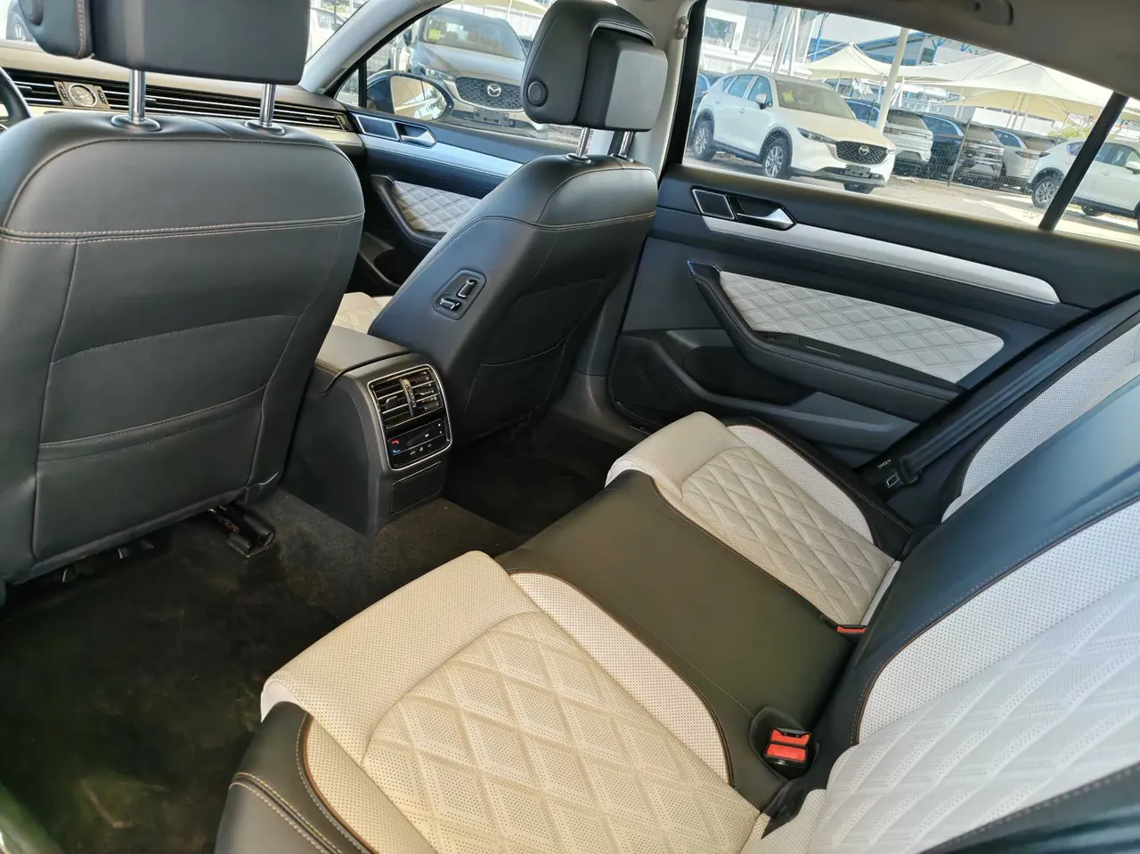 Volkswagen 2023 Magotan 2.0TSI 330TSI 2 million Commemorative Luxury Automatic Gear 5