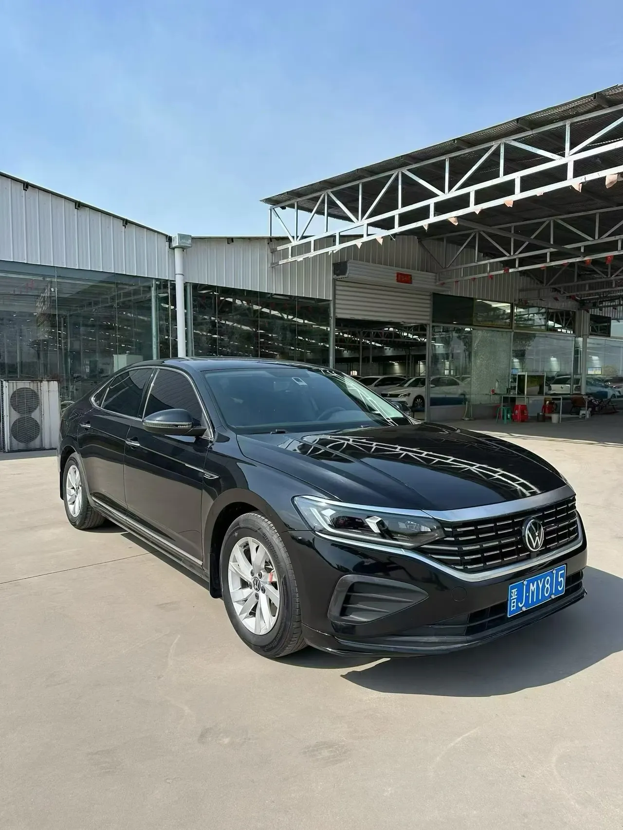 Volkswagen 2023 Passat 1.4TSI 280TSI Business Edition Automatic 3