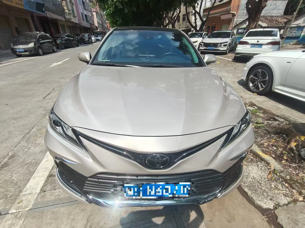 Toyota 2021 Camry 2.5G Deluxe Edition Automatic Gear 2
