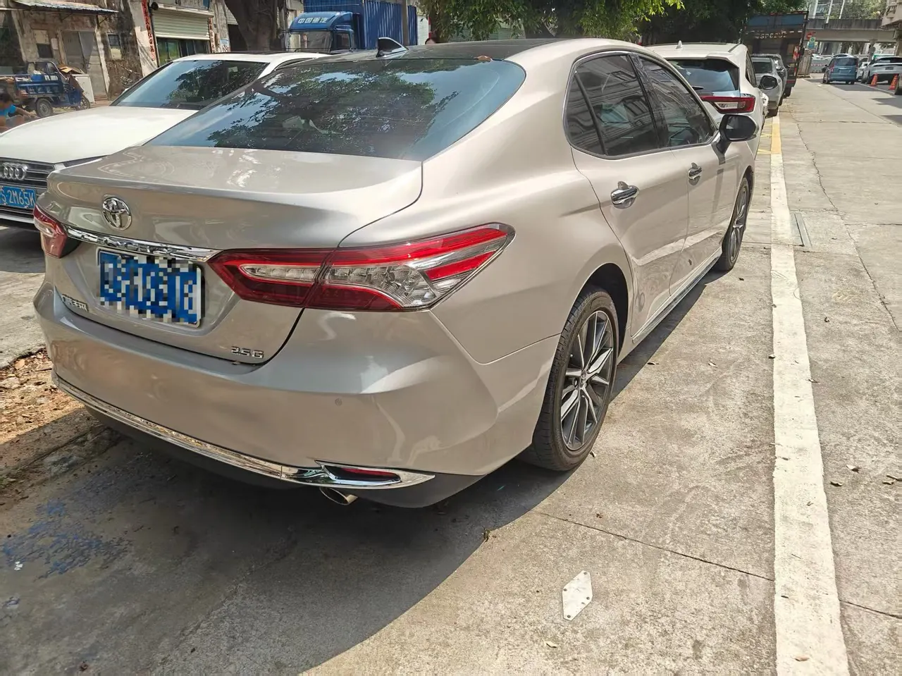 Toyota 2021 Camry 2.5G Deluxe Edition Automatic Gear 3