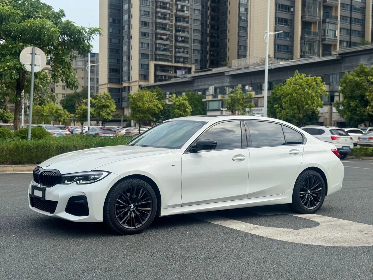 BMW 3 Series 2021 325Li 2.0T M Sports Obsidian Night Kit (Changed) Automatic Gear 2