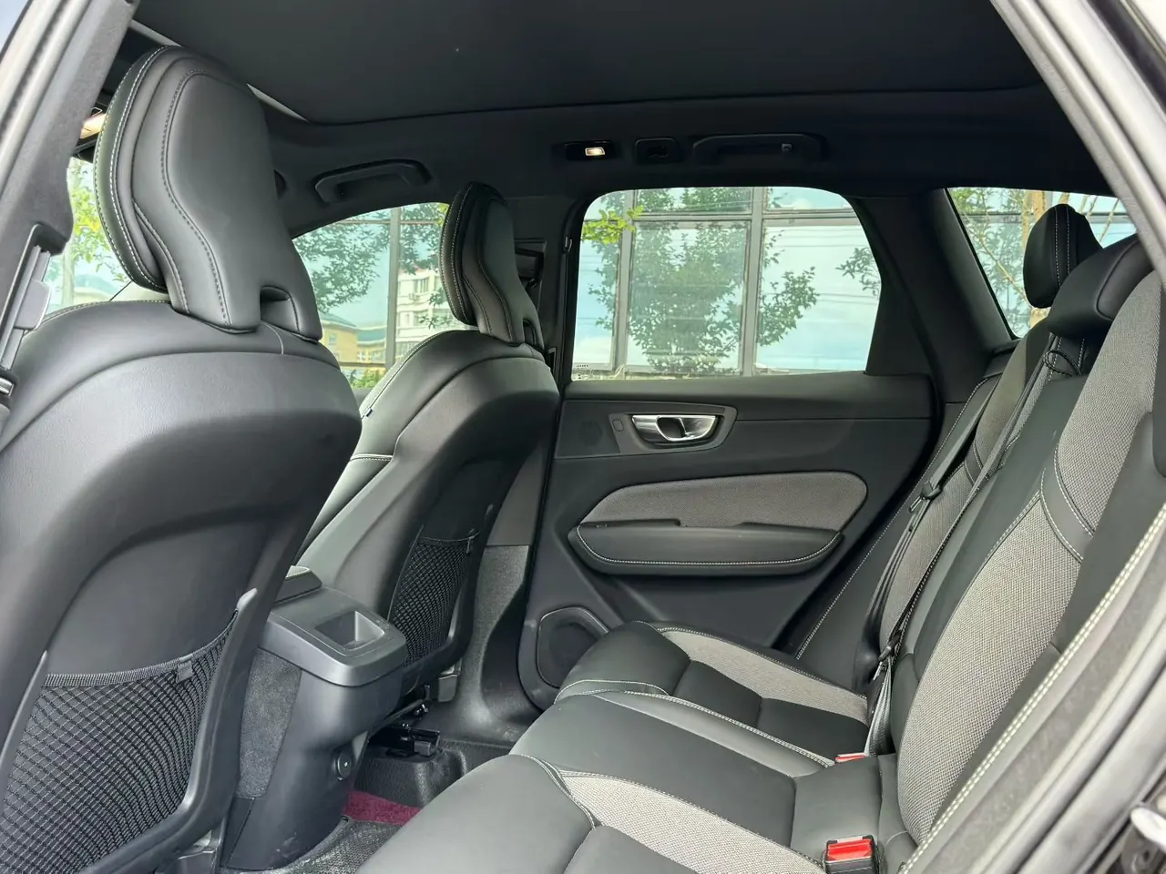 Volvo 2026 XC60 48V 2.0T B5 4-wheel drive Zhiyuan polar night black version automatic gear 3