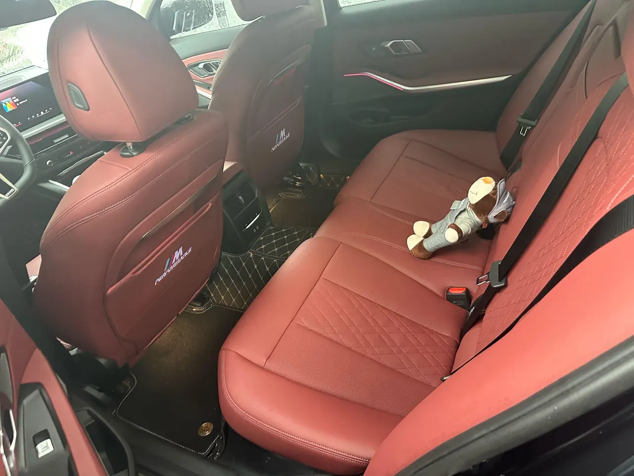 BMW 3 Series 2026 330Li 2.0T M Sports Obsidian Night Suit Automatic Gear 4