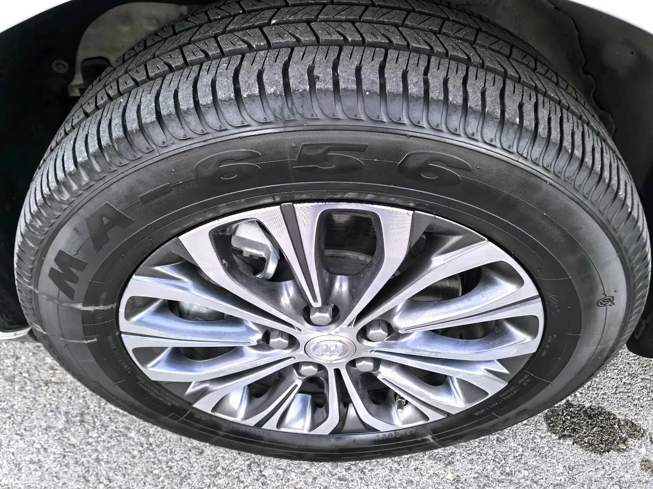 Buick 2023 GL8 Land Business Class 48V 2.0T 652T Luxury Automatic Gear 13