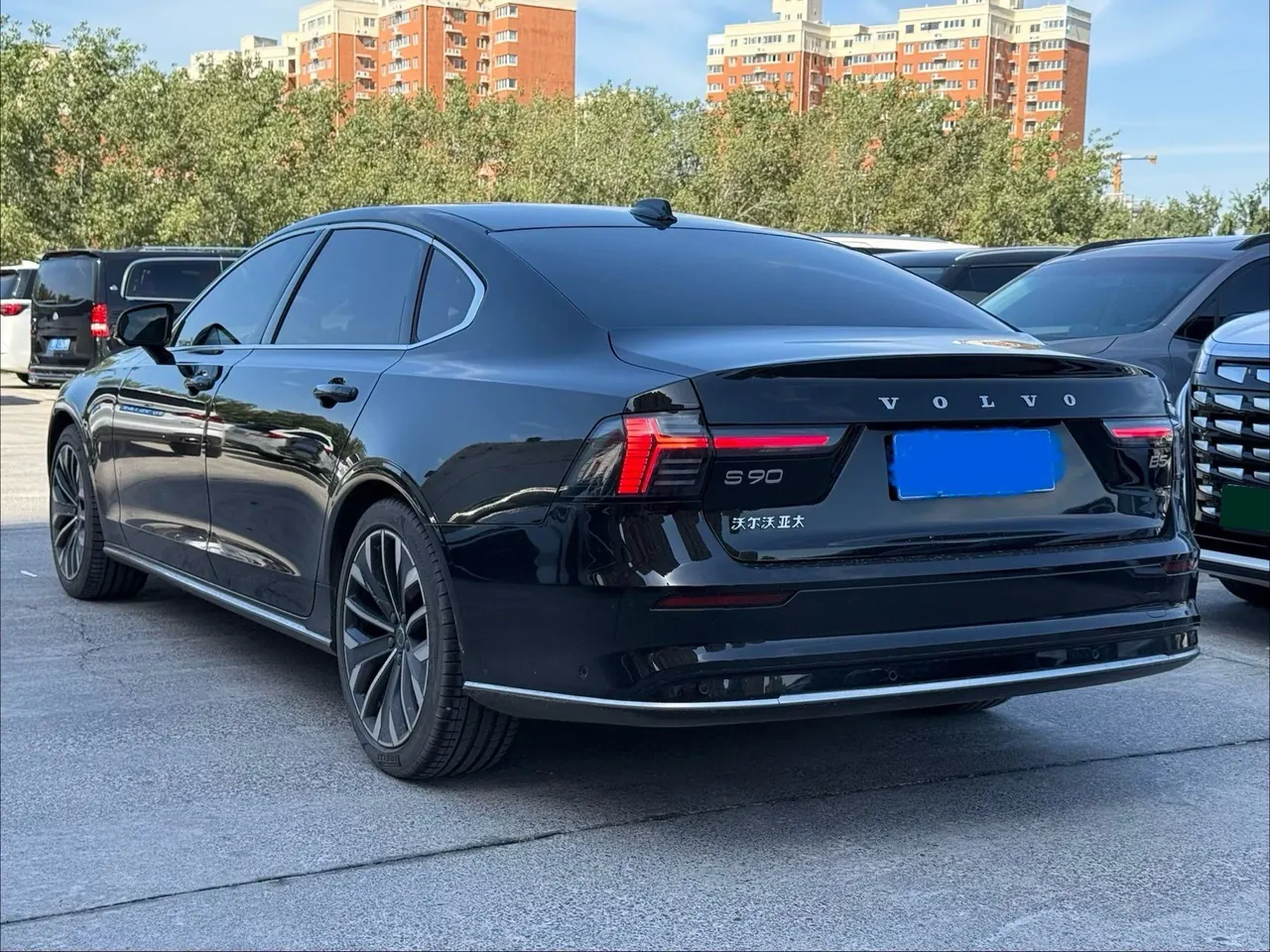 Volvo 2026 S90 48V 2.0T B5 Zhiyuan Deluxe Edition Automatic Gear 10
