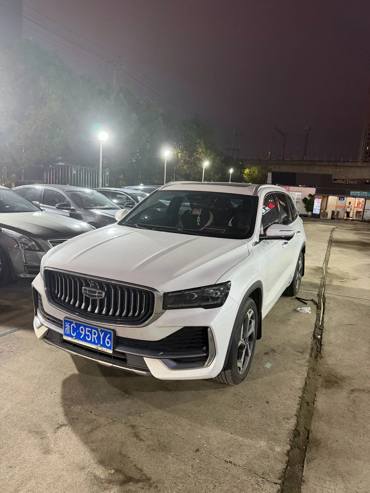 Open image lightbox: Geely 2021 XingyueL (Monjaro) 2.0TD EVO two-wheel drive smart automatic gear