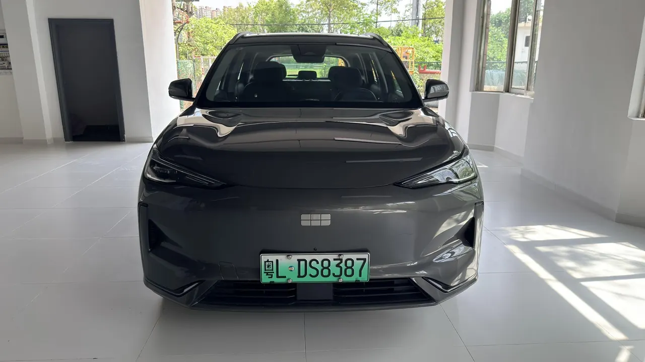 Geely Galaxy 2026 E 5 610km Discovery Edition Automatic Gear 2