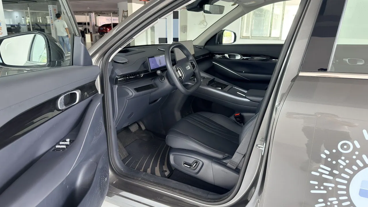 Geely Galaxy 2026 E 5 610km Discovery Edition Automatic Gear 4