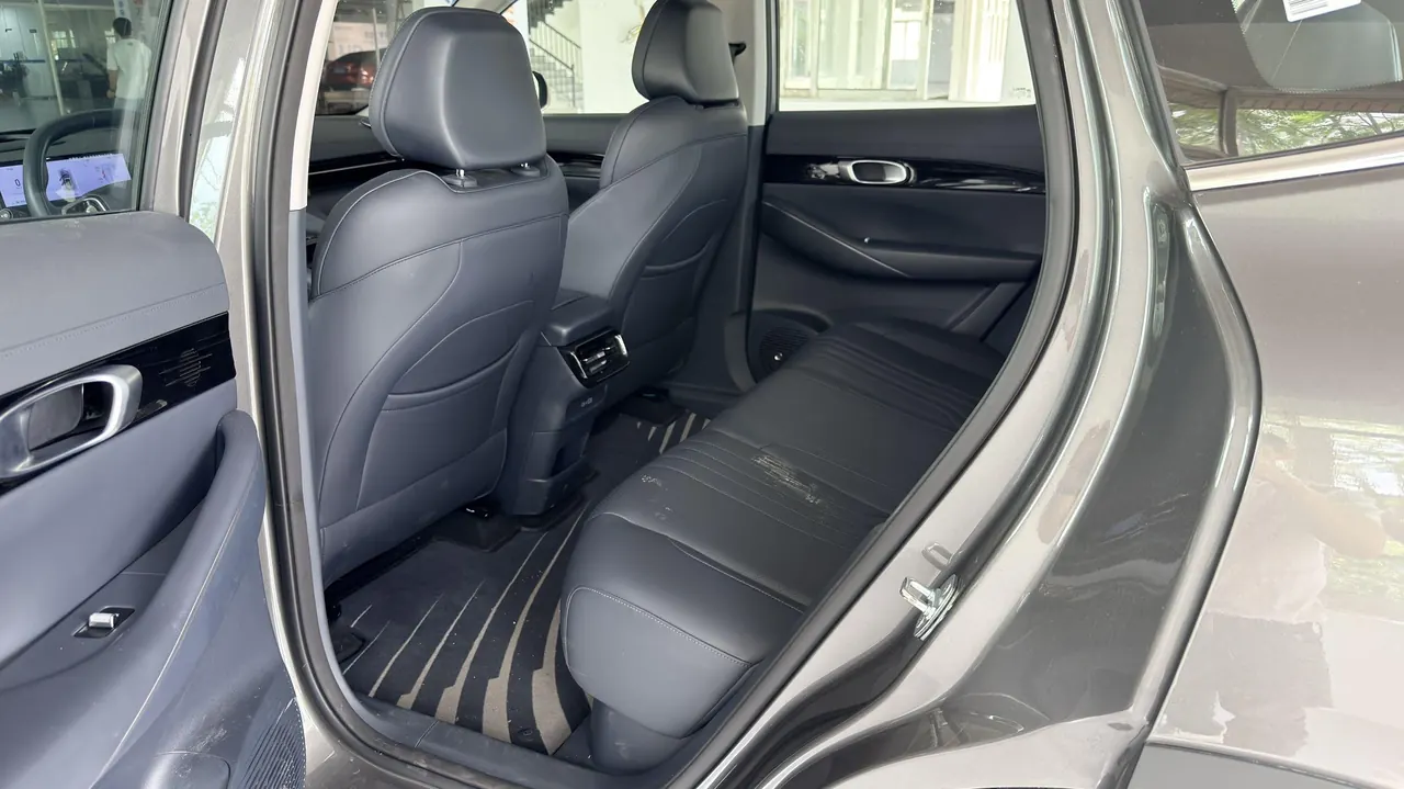 Geely Galaxy 2026 E 5 610km Discovery Edition Automatic Gear 5