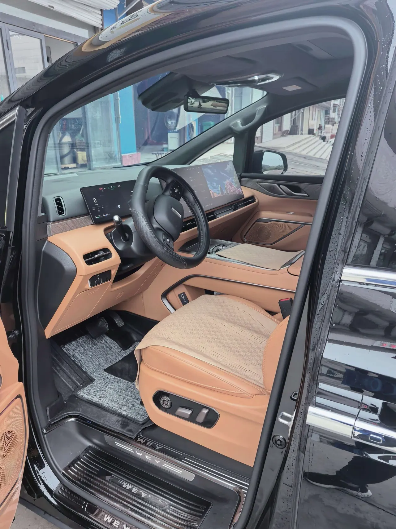 WEY 2025 VV7 Hi4 1.5T Four-Wheel-Drive Automatic Model 5