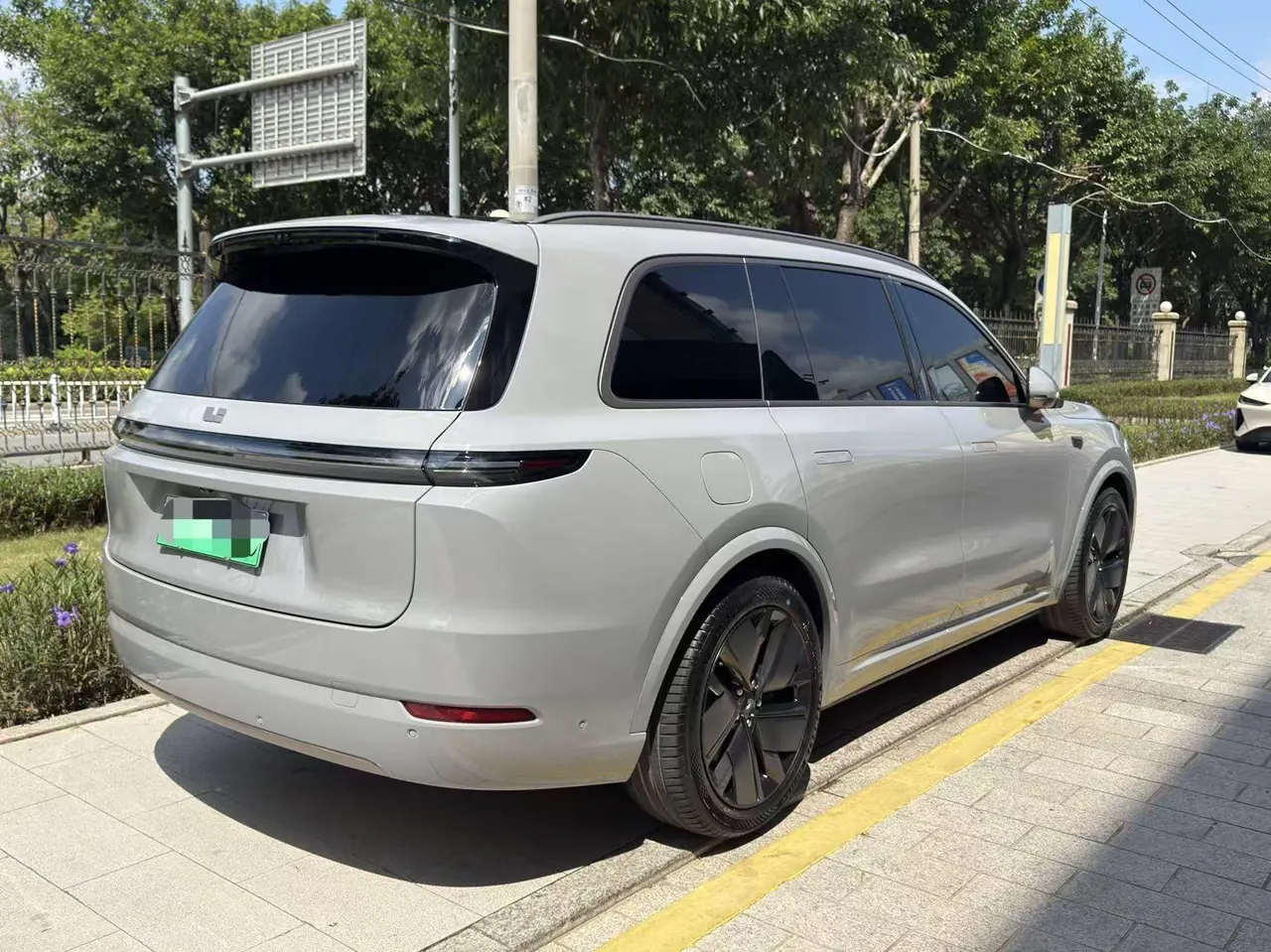 Li 2025 L9 Ultra Smart Refresh Edition Automatic Transmission 9