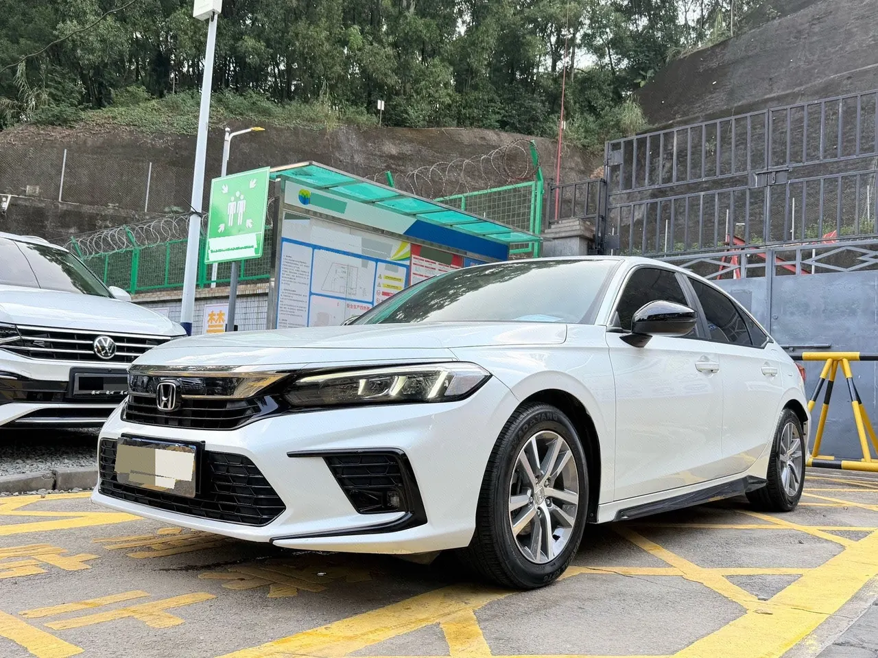 Open image lightbox: Honda 2023 Civic 1.5T Stepless 240TURBO Dynamic C Special Edition Automatic Gear
