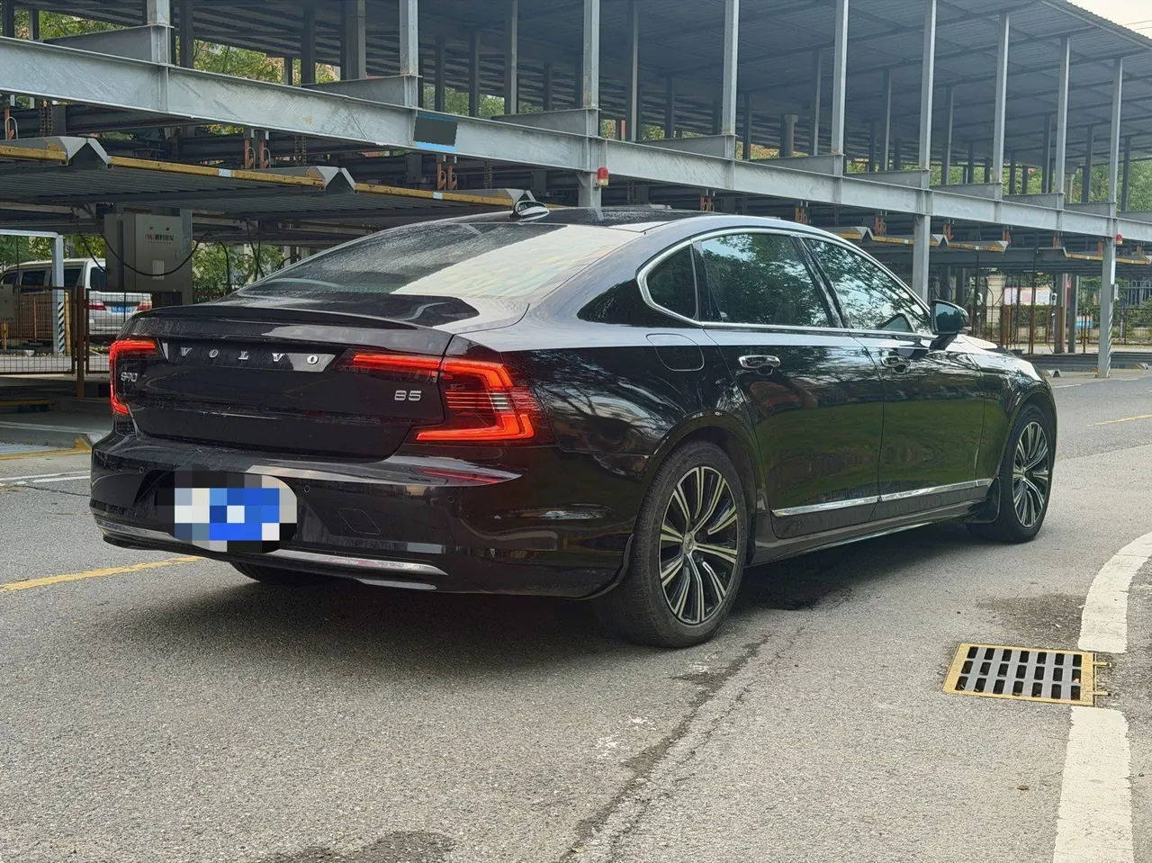 Volvo 2021 S90 48V 2.0T B5 Zhiyuan Deluxe Edition Automatic Gear 4