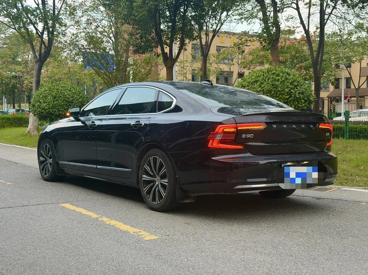 Volvo 2021 S90 48V 2.0T B5 Zhiyuan Deluxe Edition Automatic Gear 6