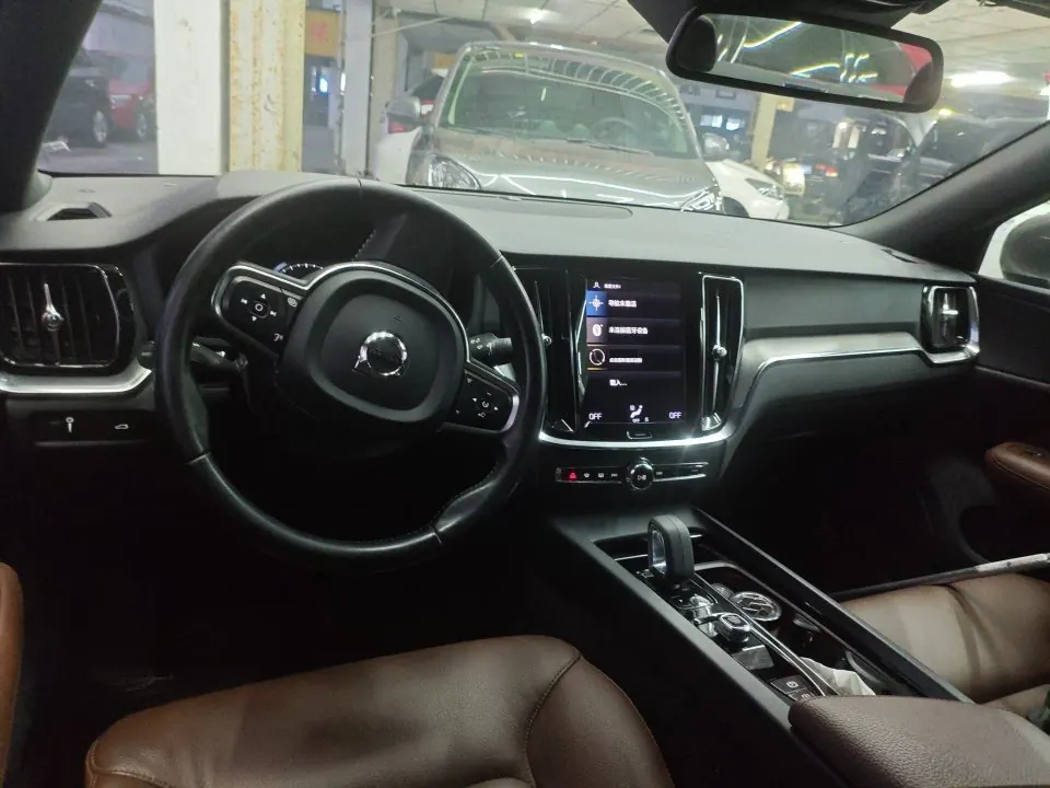 Volvo 2022 S60 48V 2.0T B4 Zhiyuan Deluxe Edition Automatic Gear 4