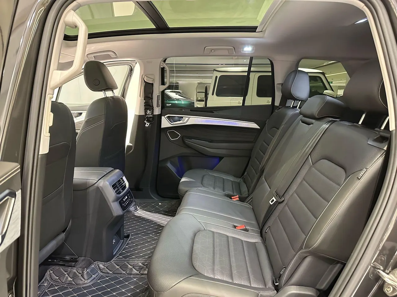 Volkswagen 2021 models of 2.0TSI 380TSI four-wheel drive luxury version of Pro automatic gear 4