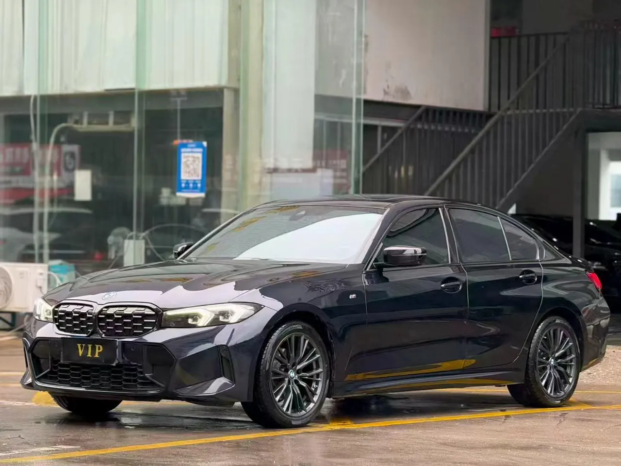 BMW 3 Series 2023 325i 2.0T M Sports Obsidian Night Suit Automatic Gear 2