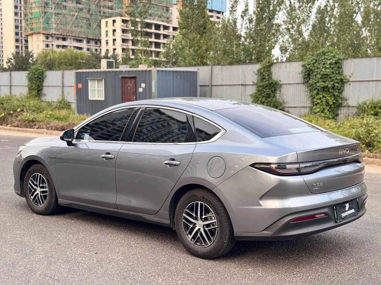 BYD 2025 seals 05 DM-i 1.5 stepless smart driving version 55KM luxury automatic gear 3